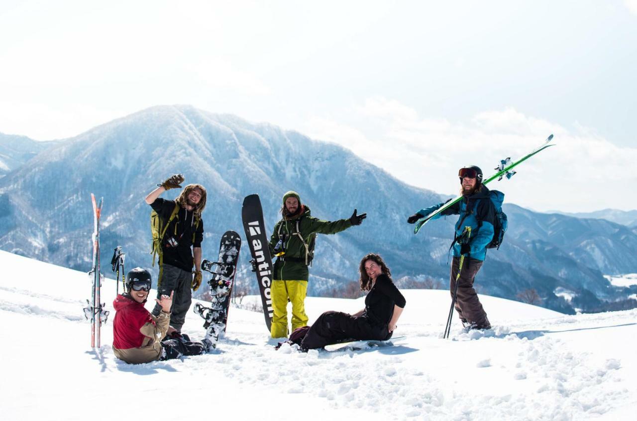 Hakuba Cortina Backpackers Vandrarhem Otari Exteriör bild